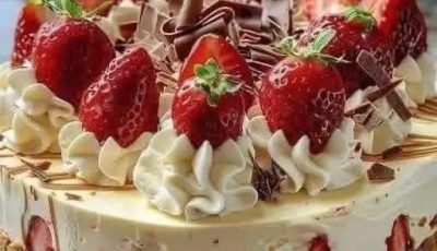 White Chocolate Strawberry Cheesecake