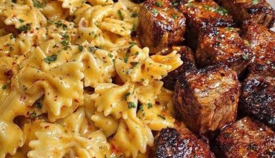 Grilled chicken bites with creamy garlic sauce