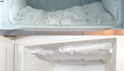 Trick to defrost a freezer: ice will disappear without unplugging it