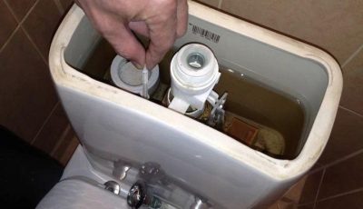 The Plumber’s Trick So You Don’t Lose So Much Water in the Toilet