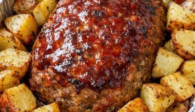 Simple Oven-Baked Meatloaf and Potatoes: The All-in-One, No-Fuss Family Dinner Classic