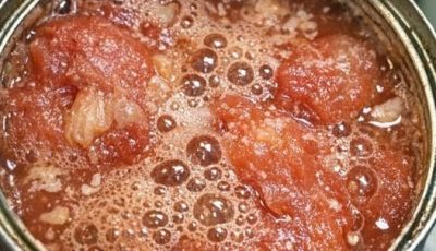 The Fizz in the Can: What Those Bubbles in Your Tomatoes Really Mean