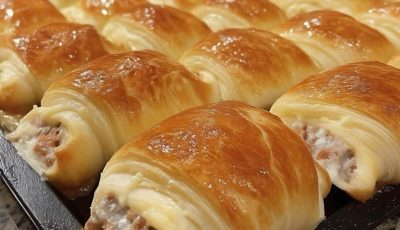Sausage Cream Cheese Crescent Rolls — The 25-Minute Snack That Started a Family Feud!