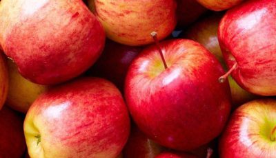 Doctors Reveal That Eating Apples Causes