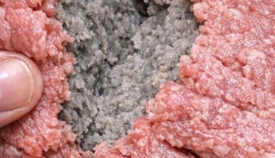I just bought this ground beef and the inside is completely grey — did the store scam me?