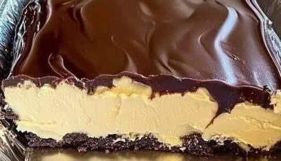 No-Bake Chocolate Eclair Cake: The Retro Dessert That Steals Every Show