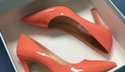 MY MIL GAVE ME SHOES FOR MY BIRTHDAY—SOMETHING WAS BOTHERING MY FOOT UNTIL I LIFTED THE INSOLE So, for my birthday, my MIL—who honestly can’t stand me—gave me a pair of shoes.